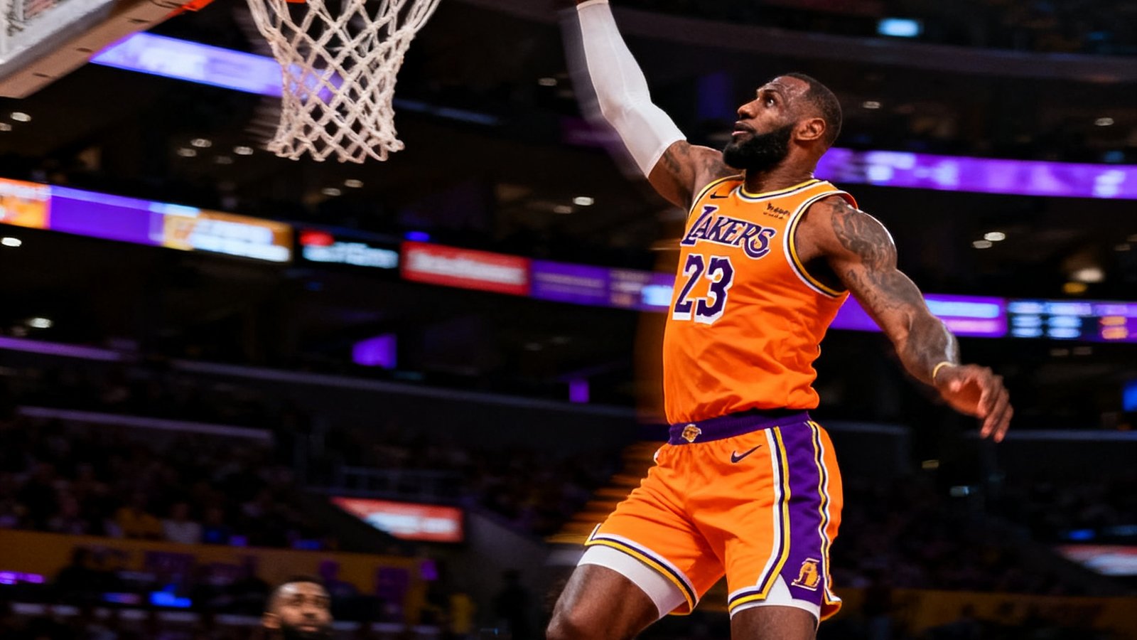 NBA湖人队詹姆斯隔扣集锦，单进球剪辑慢动作回放